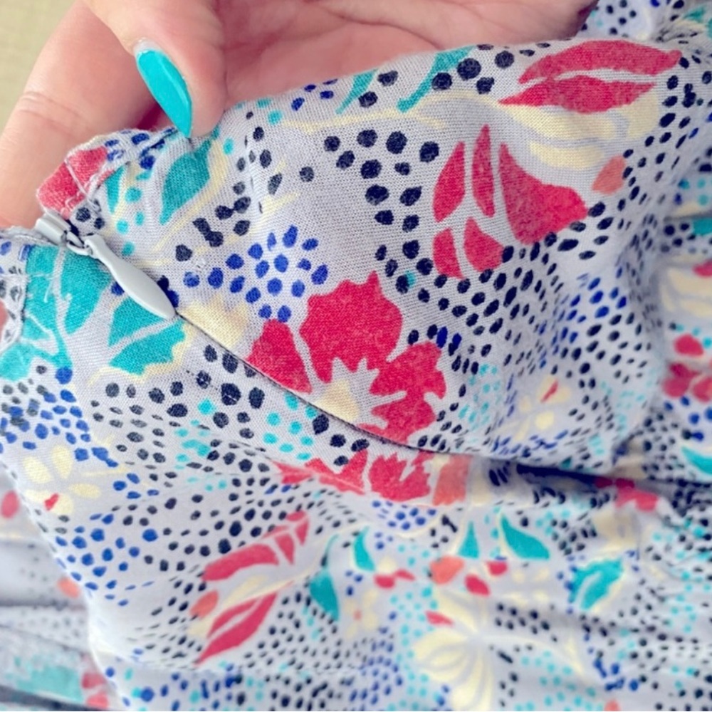 American Eagle Floral Romper XS - Picture 6 of 7